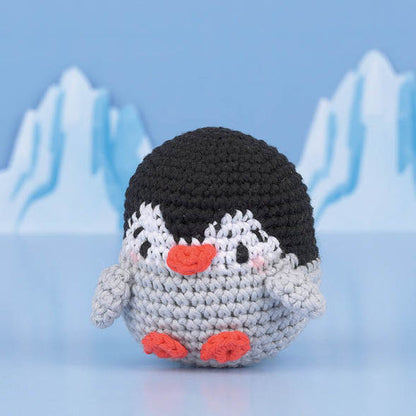 Hello Crafts - Amigurumi Crochet Kit - Pippen The Penguin