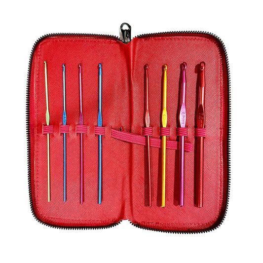 Crochet set of 8 metal hooks in leather pouch, P3