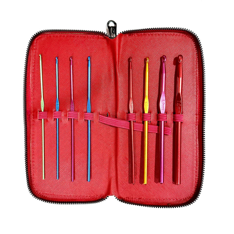 Crochet set of 8 metal hooks in leather pouch, P3