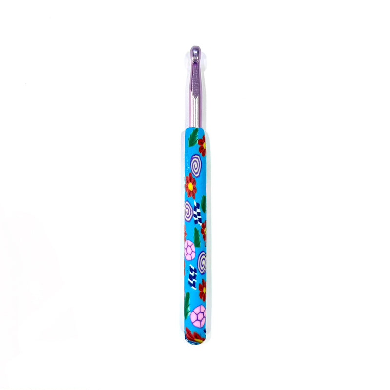 Metal crochet hook with designed silicone grip - 6.5mm