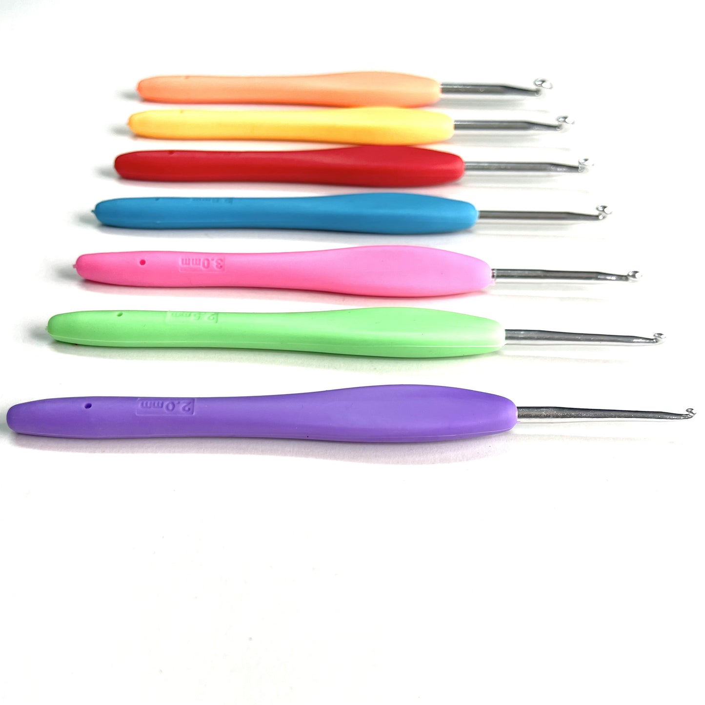 Crochet set of 7 metal hooks with rubber grip