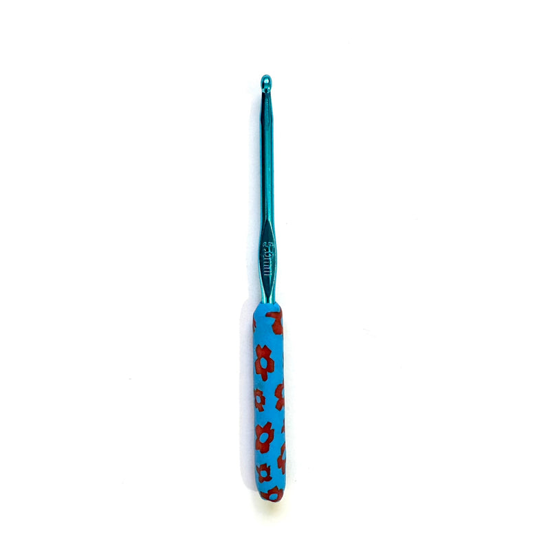 Metal crochet hook with designed silicone grip - 5mm