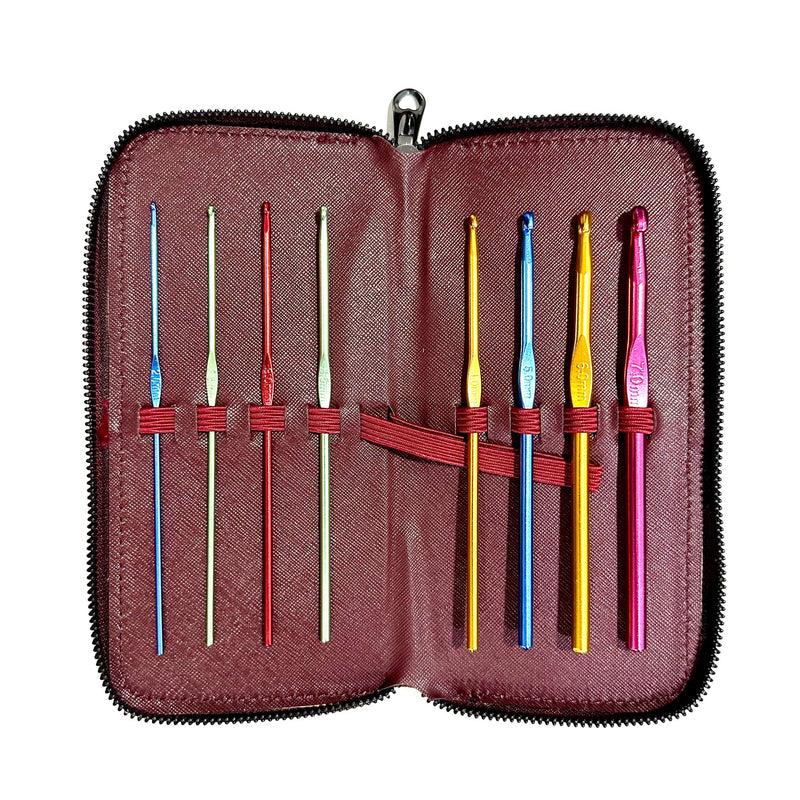 Crochet set of 8 metal hooks in leather pouch, P9