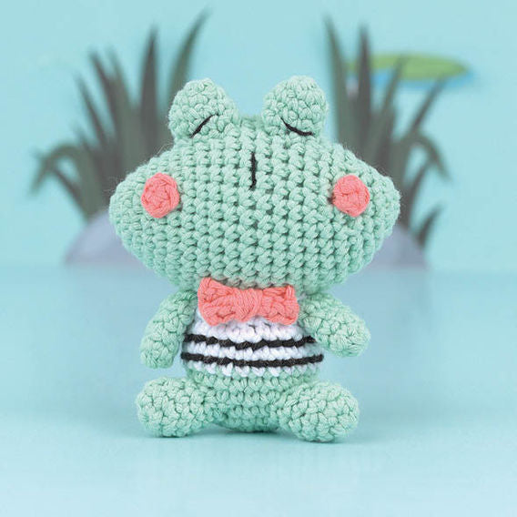 Hello Crafts - Amigurumi Crochet Kit - Francis The Frog