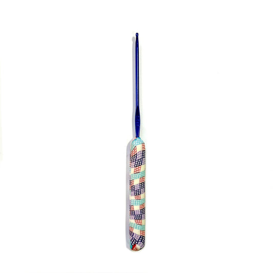 Metal crochet hook with designed silicone grip - 2.5mm