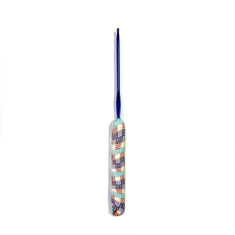 Metal crochet hook with designed silicone grip - 2.5mm