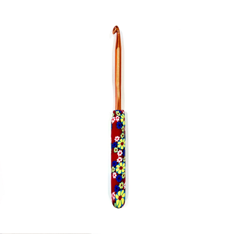 Metal crochet hook with designed silicone grip - 5.5mm