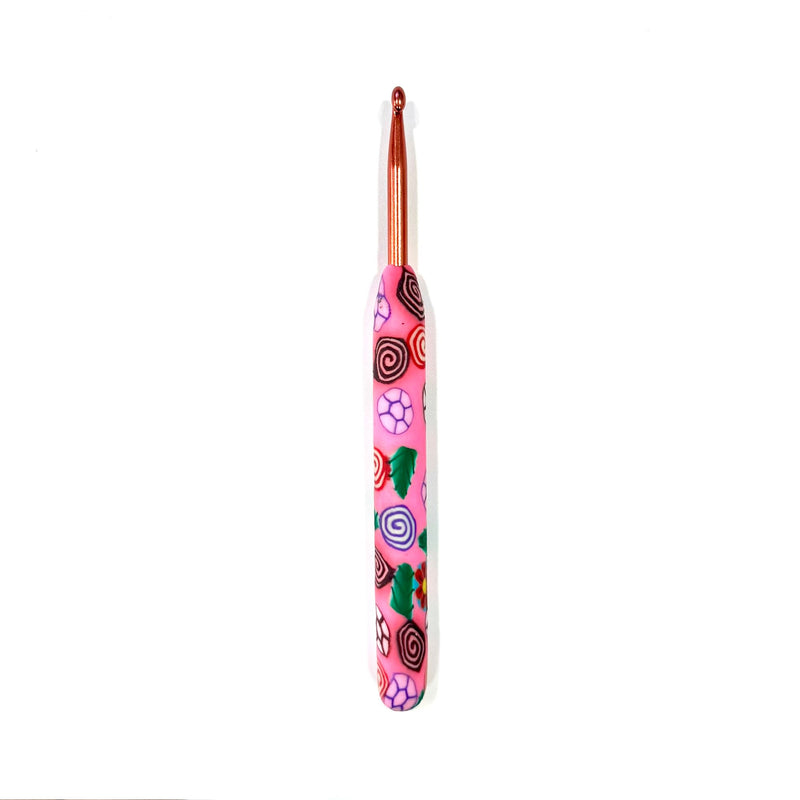 Metal crochet hook with designed silicone grip - 4.5mm