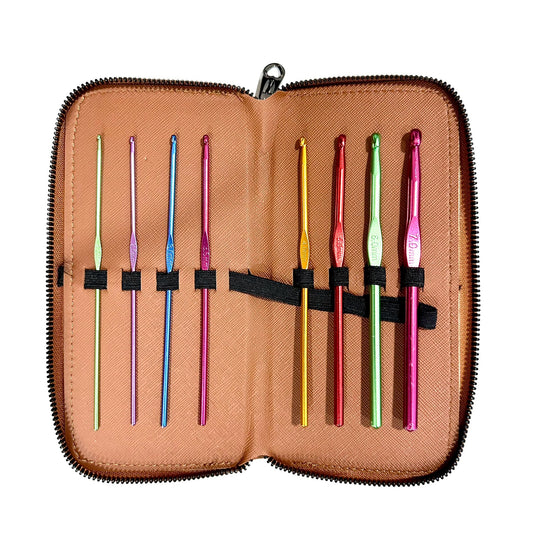 Crochet set of 8 metal hooks in leather pouch, P1