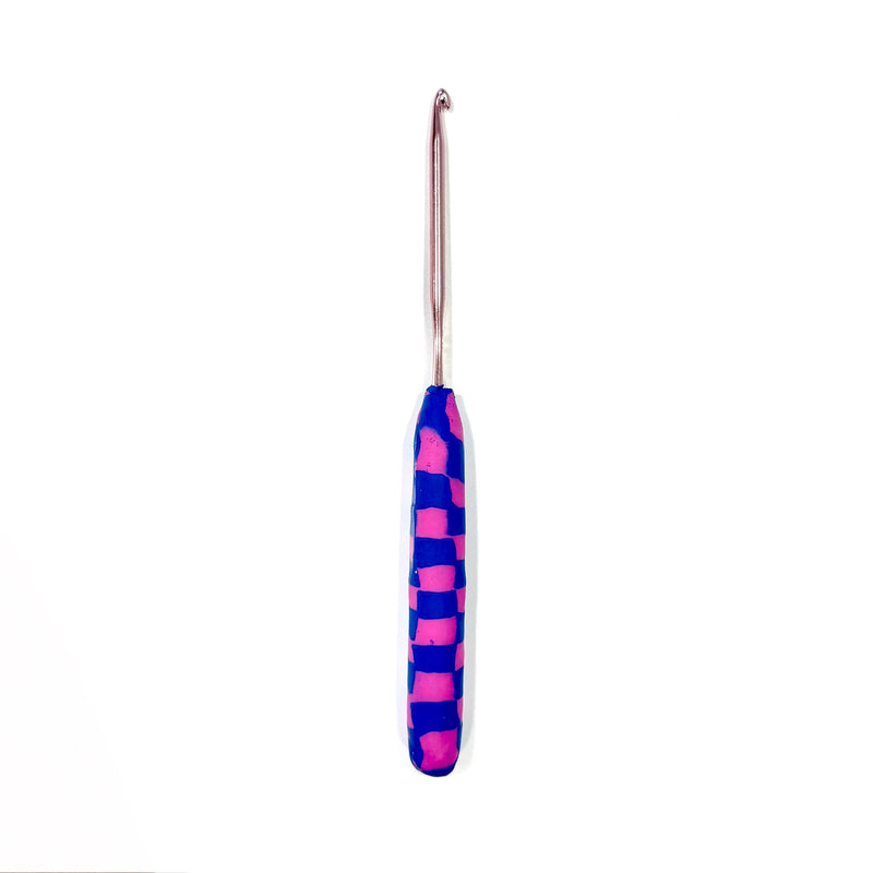 Metal crochet hook with designed silicone grip - 3mm