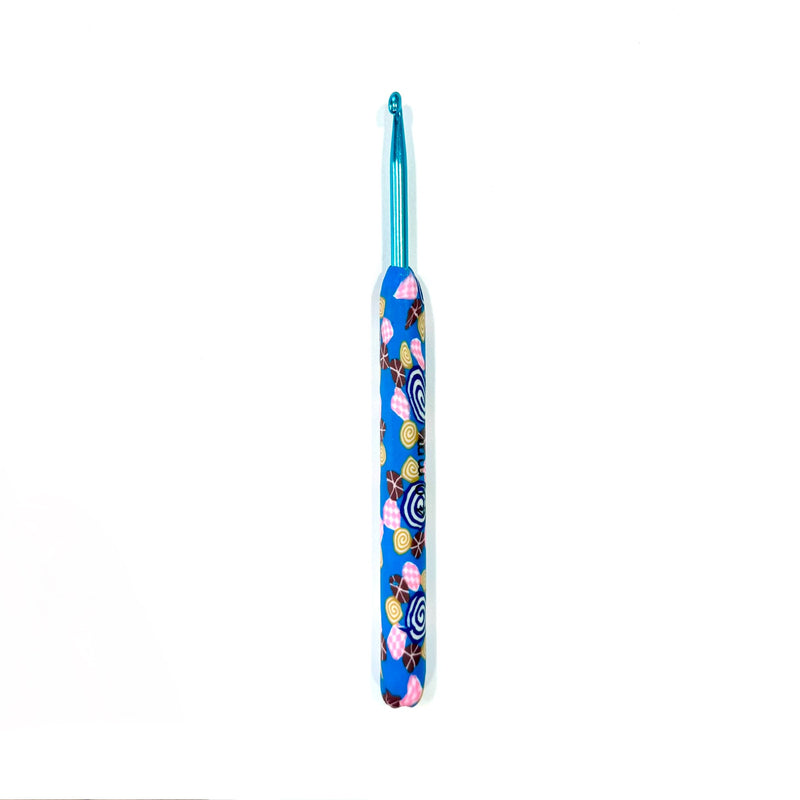 Metal crochet hook with designed silicone grip - 4mm