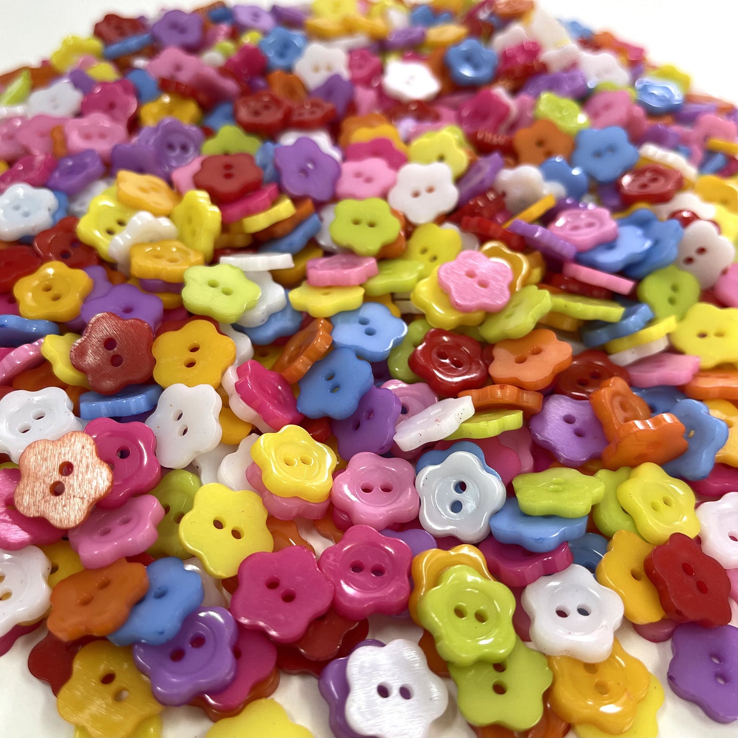 Flower shaped multi-color plastic buttons, Pack of 20